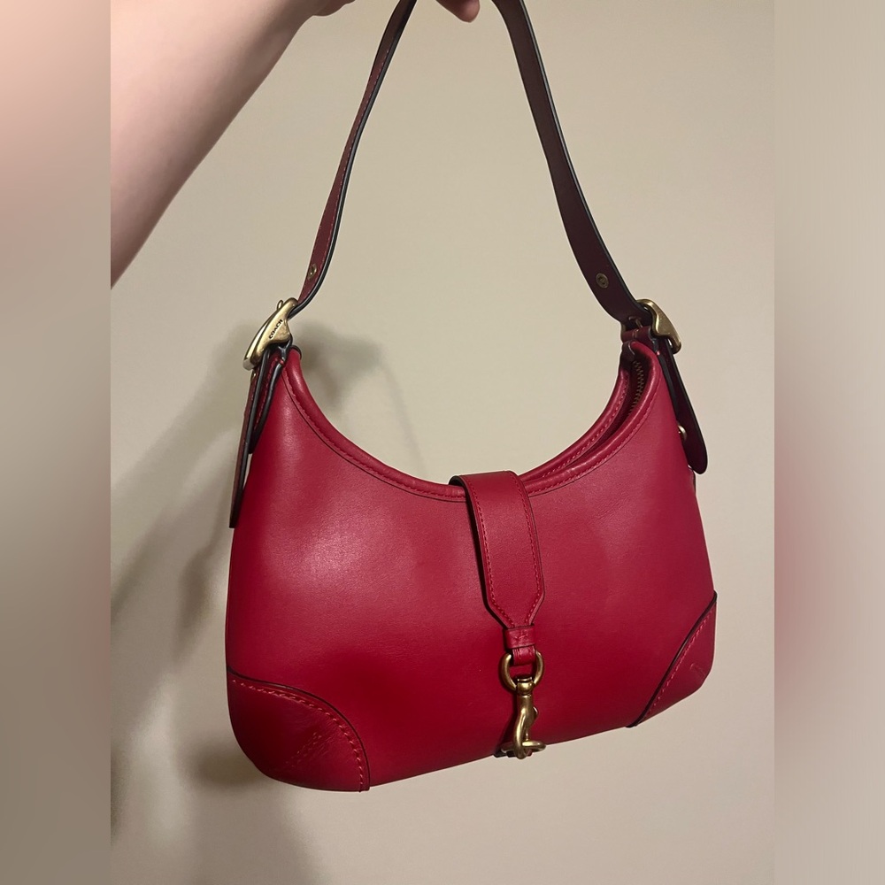 COACH Hamptons Hobo Bag CW642 in Red